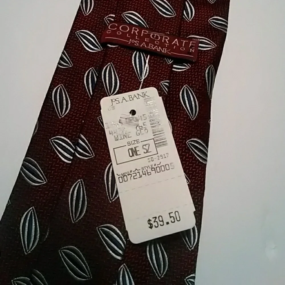NWT Men's JoS A. Bank Tie